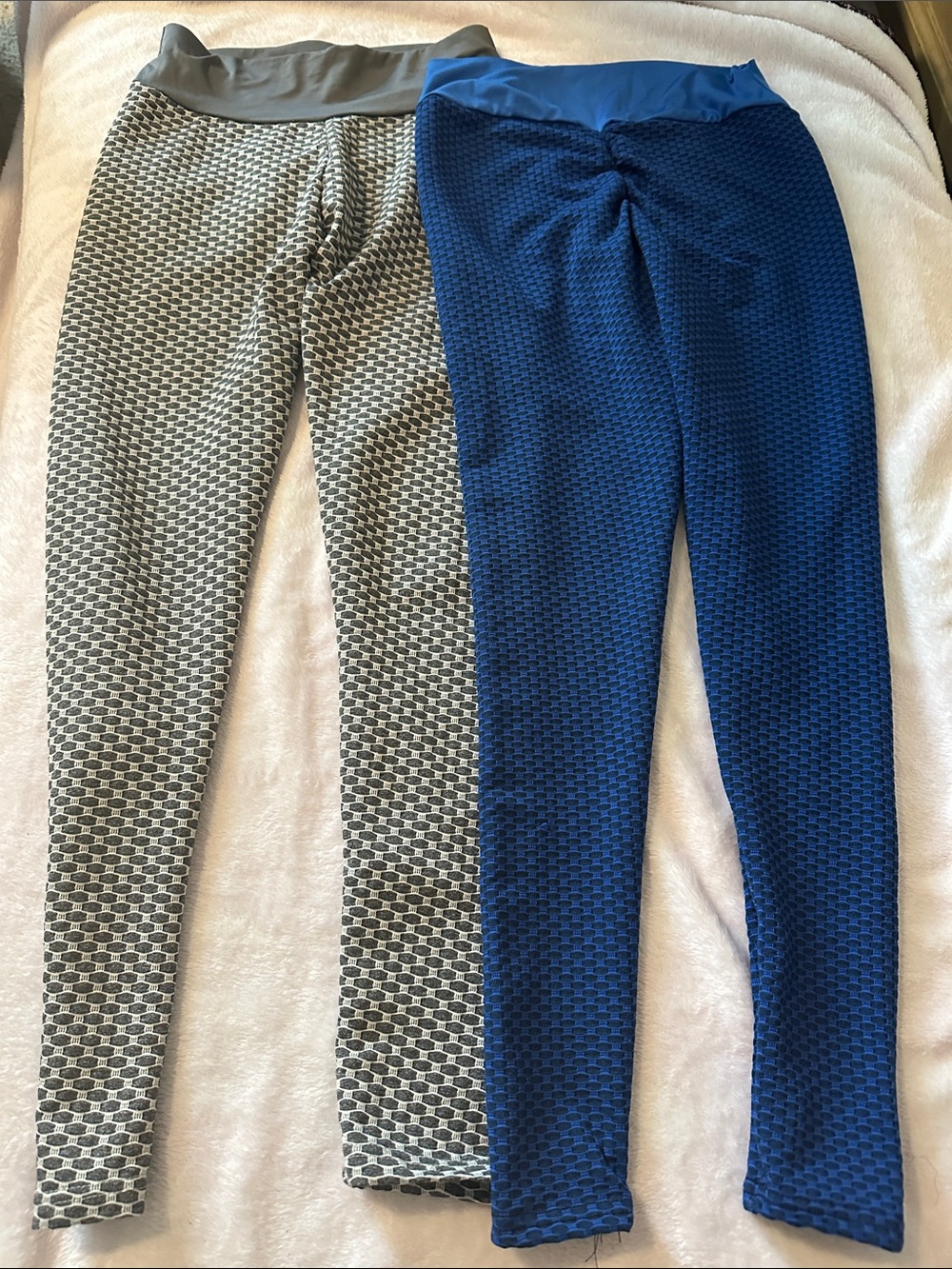 🔥BUNDLE 2 Pairs🔥Leggings - Blue and Gray work out pair of fashionable tights